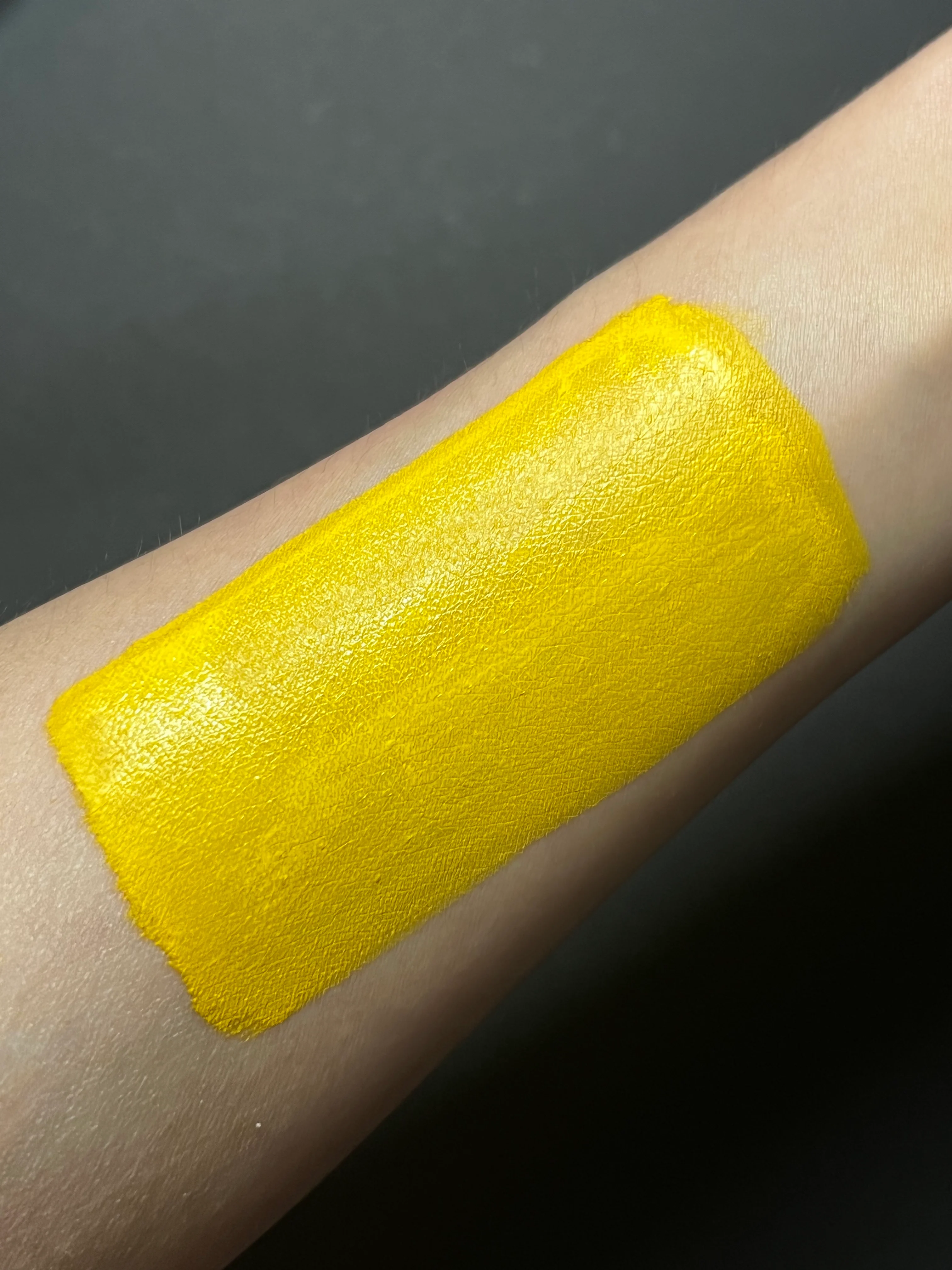 16 - Lemon (Yellow) Water Activated Graphic Liner - Image 3