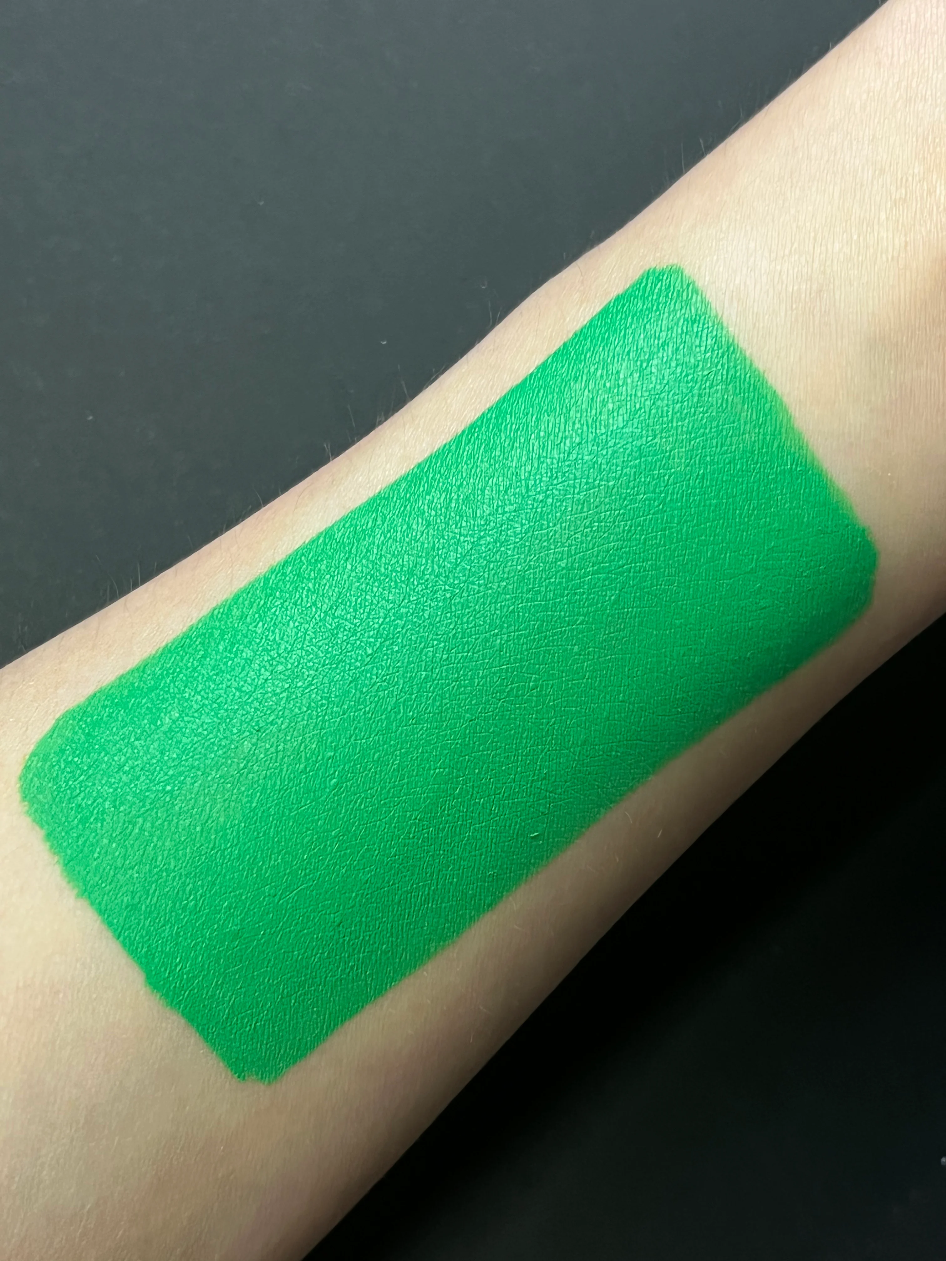 19 - Emerald (Green) Water Activated Graphic Liner - Image 3