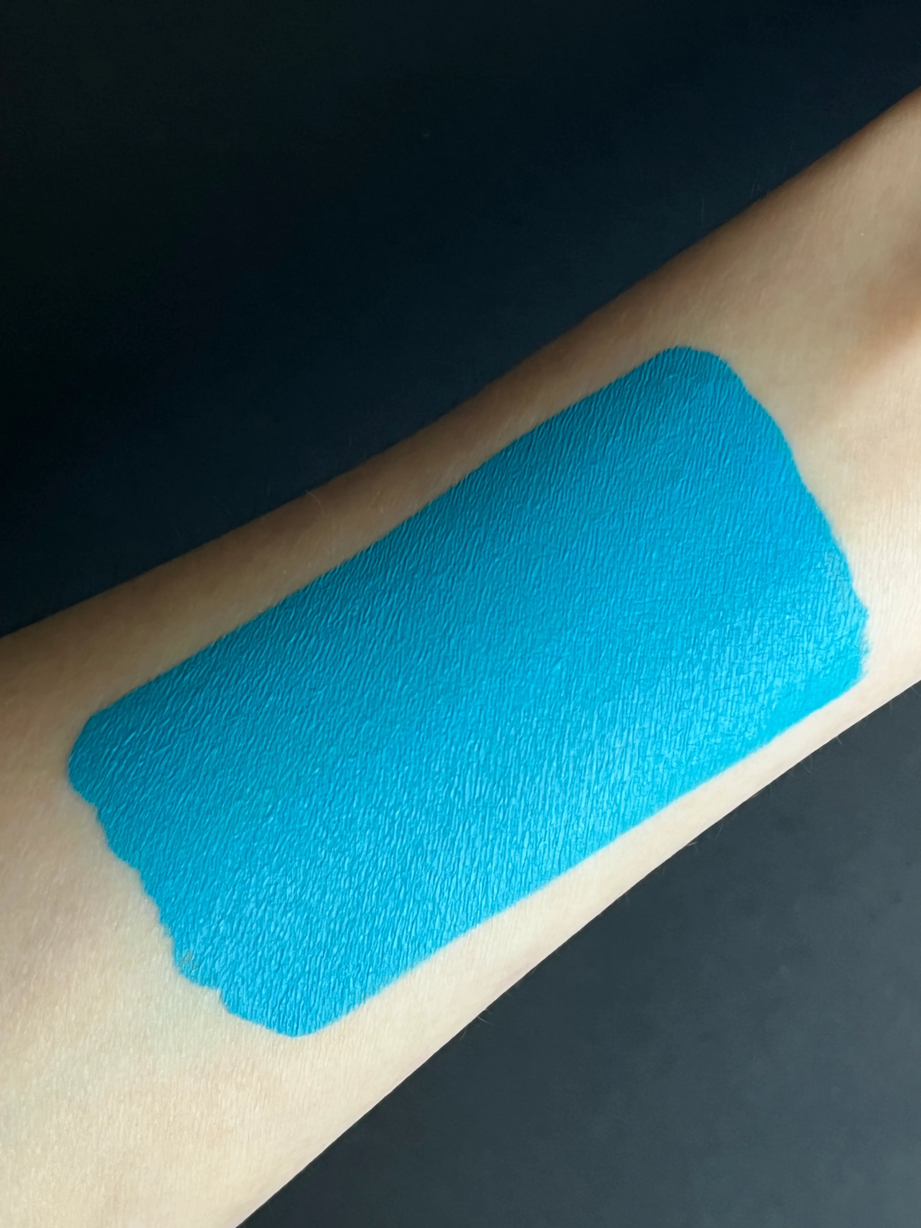 24 - Electric (Blue) Water Activated Graphic Liner - Image 3