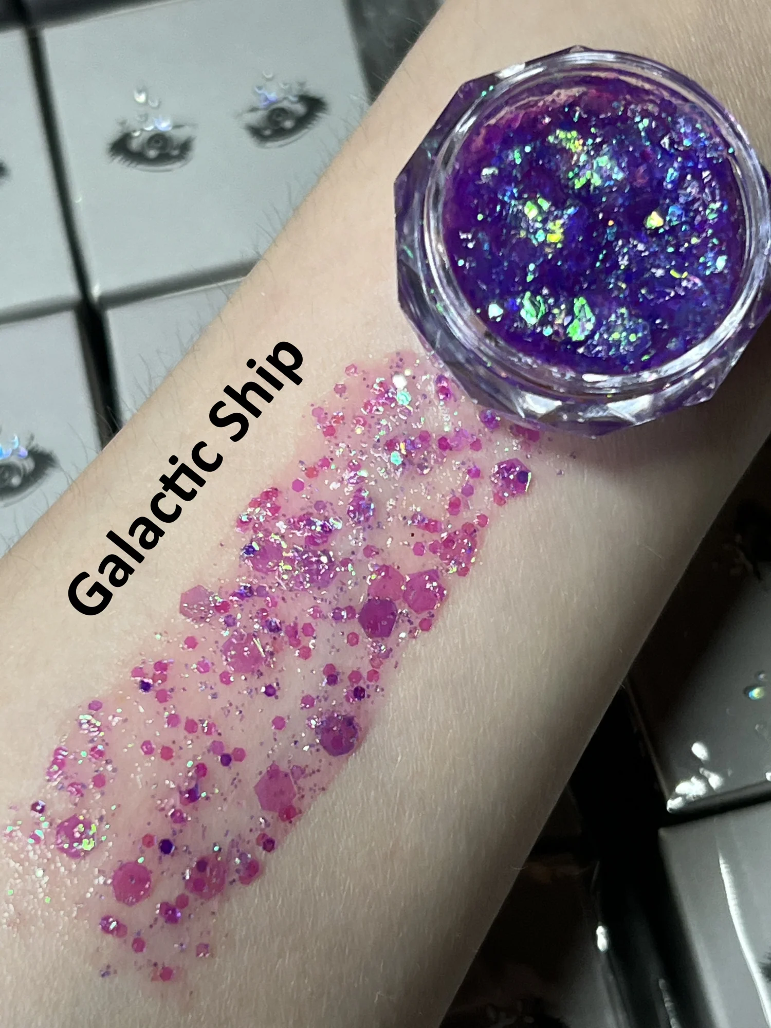 Gel Glitter Tears - Image 28